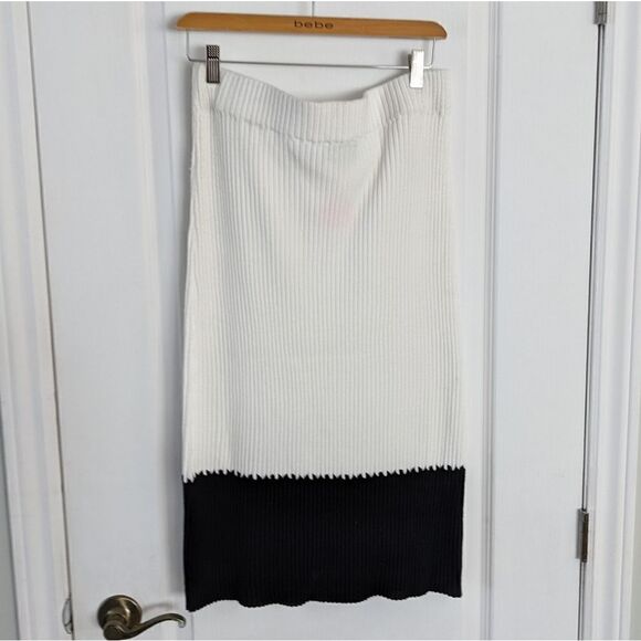 Knit pleated midi Skirt color block black and white Large NWOT - Picture 5 of 9